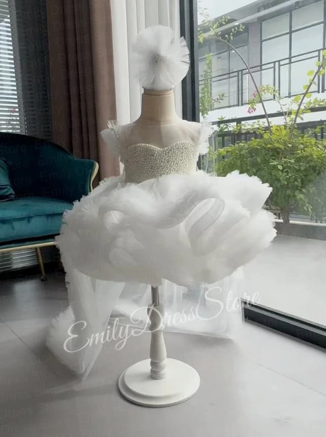 Customized 2025 Flower Girl Dress For Wedding White Layered Puffy With Pearls Baby Kids Birthday Party First Communion Gowns