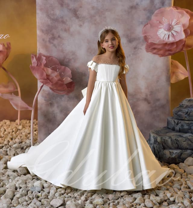 Elegant Satin Flower Girl Dress For Wedding Beaded Short Sleeves Puffy With Bow Kids Birthday Party First Communion Ball Gown